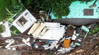 Hujan lebat tersebut merupakan bencana lingkungan keempat yang terjadi di negara bagian tersebut dalam satu tahun, menyusul banjir pada bulan Juli, September, dan November 2023 yang menewaskan 75 orang.