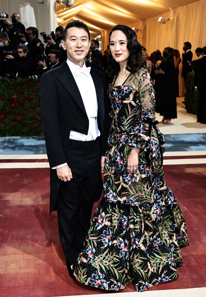 NEW YORK, NEW YORK - MAY 02:   Shou Zi Chew and Vivian Kao attend The 2022 Met Gala Celebrating 