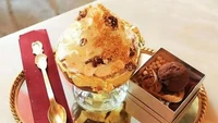 Di New York ada es krim yang terkenal mahalnya yang disajikan oleh The Frrrozen Haute Chocolate. Untuk dapat mencicipi es krim yang satu ini harus menyiapkan uang Rp 400 juta. Foto: Chefspencil