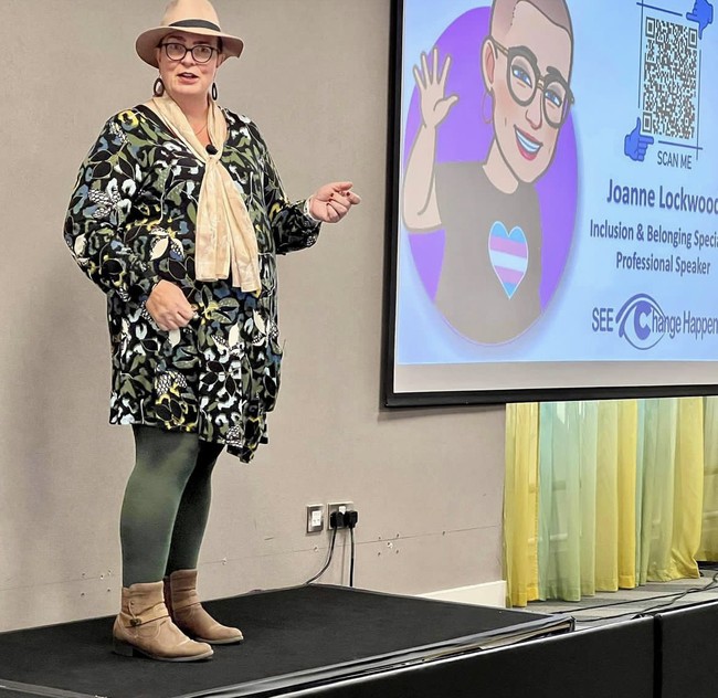 Seiring waktu, hubungan rumah tangga mereka tidak kunjung membaik. Sampai suatu hari, Marie bercerita tentang masa lalu.  Foto: Dok. Instagram @jo_lockwood1965