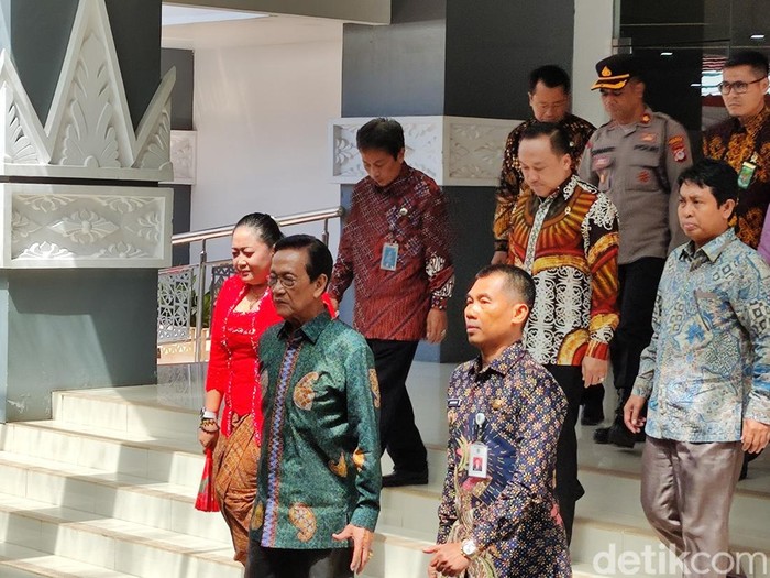 Gubernur DIY Sri Sultan Hamengku Buwono X menghadiri Safari Syawalan ke Kabupaten Gunungkidul di Taman Budaya Gunungkidul (TBG), Senin (6/5/2024).