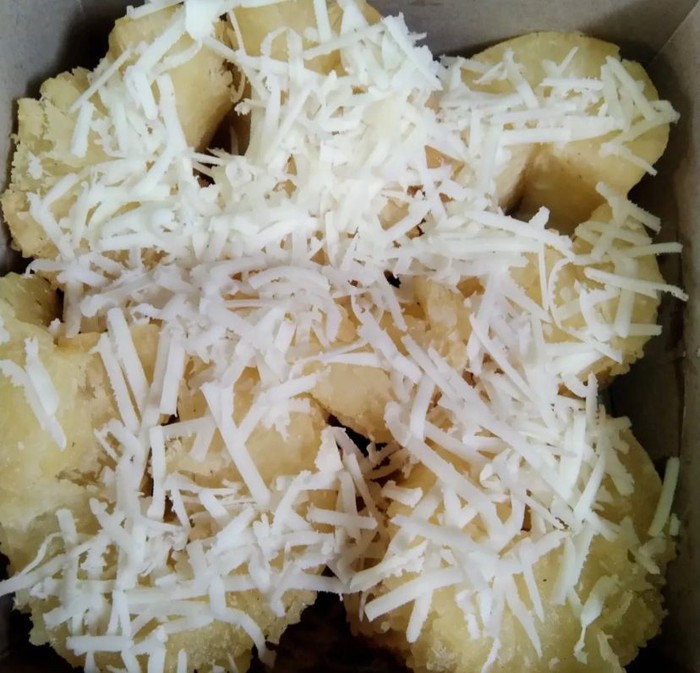 Gurih Renyah! 20 Singkong Keju Buat Ngemil Ada di Sini