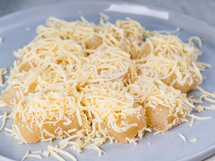 Gurih Renyah! 20 Singkong Keju Buat Ngemil Ada di Sini