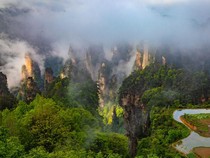 Cantiknya Taman Hutan Nasional Zhangjiajie China