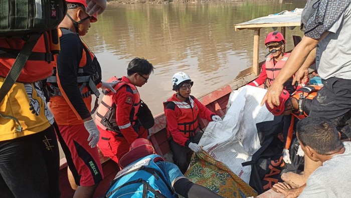 Jenazah Kirana dievakuasi dan langsung dibawa ke Puskesmas Tanjung Enim. Kemudian dibawa ke rumah duka untuk disemayamkan. Saat ini, tim SAR tengah mencari Najwa.