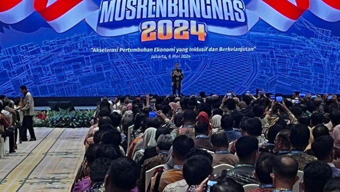 Kritik Jokowi: Pemda Wajib Utamakan Layanan Daerah, Jangan Andalkan Pusat