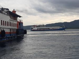 Hendak Berlayar ke Ketapang, KMP Samudra Utama Kandas di Selat Bali