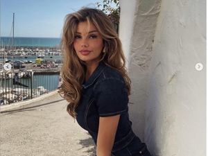 8 Foto Cantiknya Pacar Jude Bellingham, Model Berusia 5 Tahun Lebih Tua