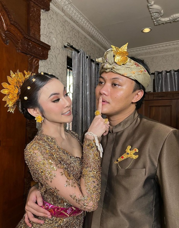 Makeup Mahalini Makeup Mahalini saat prosesi Mepamit.