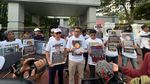 Massa Gelar Aksi Protes Sengketa Merek di MA