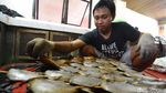 Melihat Pengolahan Ikan Asap di Sentra Ikan Bulak Surabaya