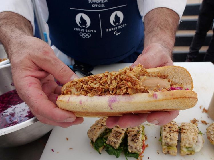Menjajal Hidangan yang Akan Disantap Para Atlet Olimpiade Paris