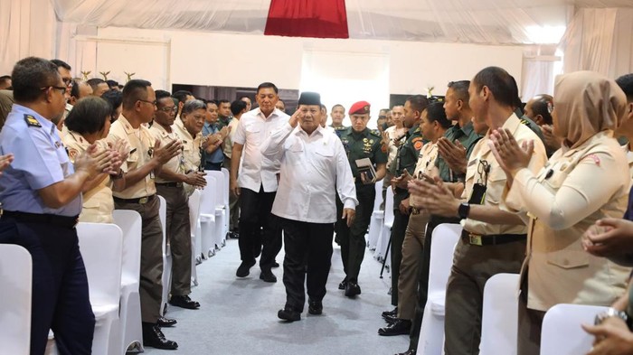 Menteri Pertahanan (Menhan) Prabowo Subianto menggelar acara halalbihalal di lingkungan Kementerian Pertahanan (Kemhan). (dok Kemhan)