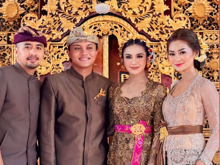 7 Foto Kakak Ipar Dampingi Mahalini di Prosesi Adat Bali, Tak Kalah Cantik