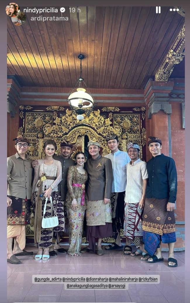 Berprofesi sebagai dokter Gigi, Nindy dan Mahalini memang terlihat cukup dekat. Keduanya sempat berlibur ke luar negeri bersama-sama, dengan mengajak pasangan masing-masing. Foto: Instagram/@nindypricilia