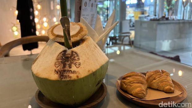 Nyaman Cafe di Seminyak, Bali