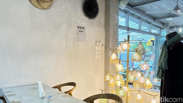 Nyaman Cafe di Seminyak, Bali