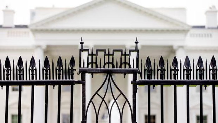 Pagar di Gedung Putih dari Halaman Utara di Washington.