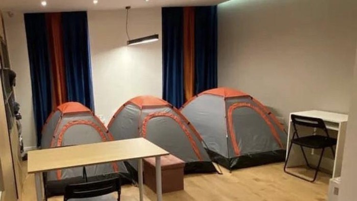 Penginpan tenda di dalam apartemen
