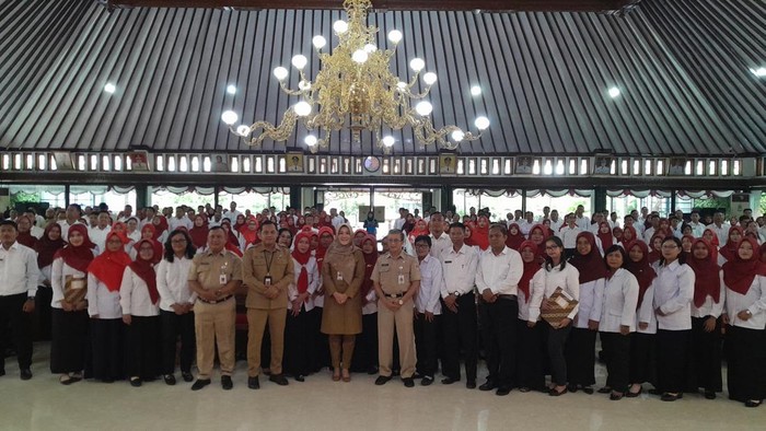 Penyerahan SK PPPK di Pendapa Setda Kabupaten Klaten, Senin (6/5/2024).