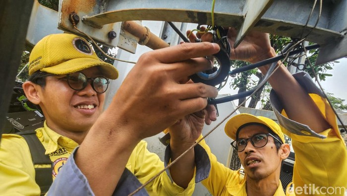 Perawatan dan Perbaikan Lampu Jalan di Ibu Kota