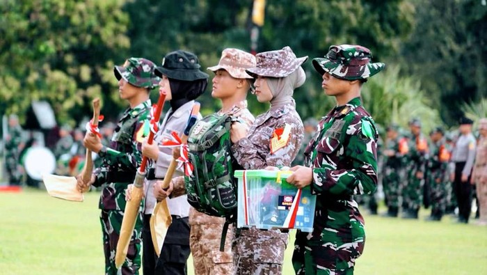 Sebanyak 1.388 peserta mengikuti kegiatan rutin yang dilaksanakan oleh TNI-Polri, IPDN, Poltek SSN dan Unhan, Latihan Integrasi Taruna Wreda Nusantara di Kalimantan Timur. Ini potretnya.