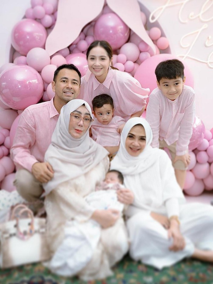 Raffi Ahmad gelar akikah Bayi Lily.