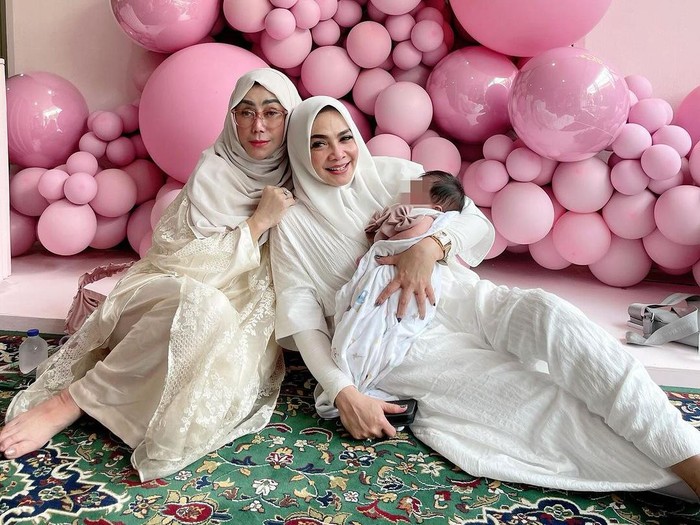Raffi Ahmad gelar akikah Bayi Lily.