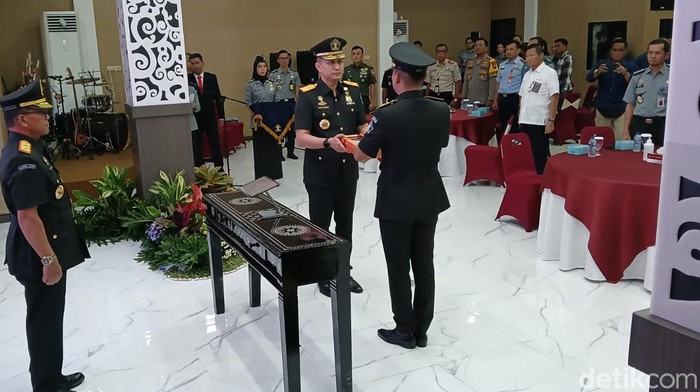 Serah terima jabatan Kepala Kantor Imigrasi Surabaya