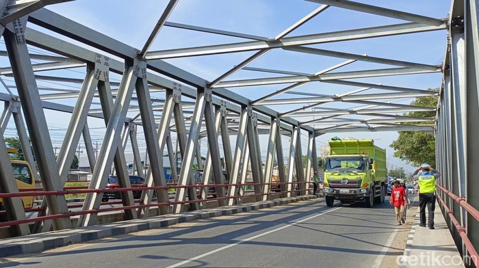 Suasana di kawasan Jembatan Kali Babon Semarang, Senin (6/5/2024).