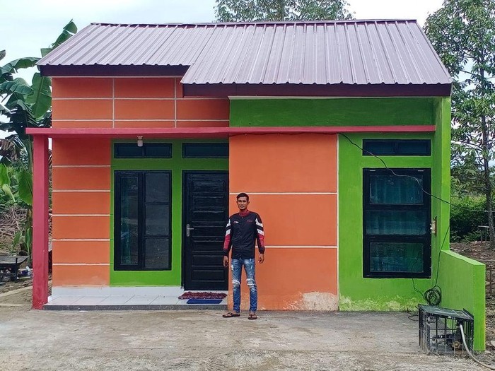 Tampilan di depan rumah Amnah Resident.