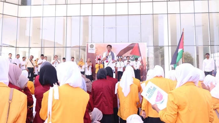Aksi dukung Palestina Merdeka di Universitas Muhammadiyah Kudus, Selasa (7/5/2024).