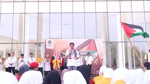 Aksi dukung Palestina Merdeka di Universitas Muhammadiyah Kudus, Selasa (7/5/2024).