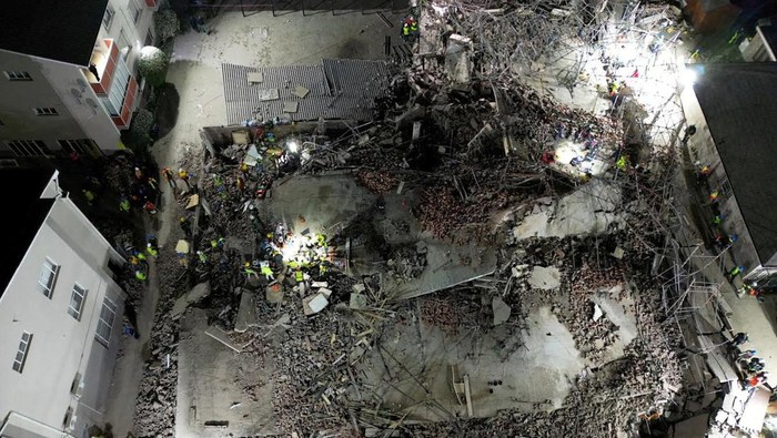 A drone view of the scene of a building collapse where several construction workers are thought to be trapped in George, South Africa May 6, 2024. REUTERS/Shafiek Tassiem     TPX IMAGES OF THE DAY