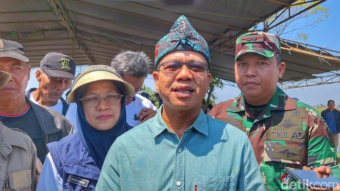 Bupati Bandung Dadang Supriatna.