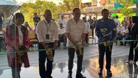 Peresmian gedung ditandai oleh prosesi potong pita. Hadir dalam peresmian ini Wakil Menteri BUMN Kartika Wirjoatmodjo, Direktur Utama Pegadaian Damar Latri Setiawan dan Komisaris Utama Pegadaian Loto Srinaita Ginting.