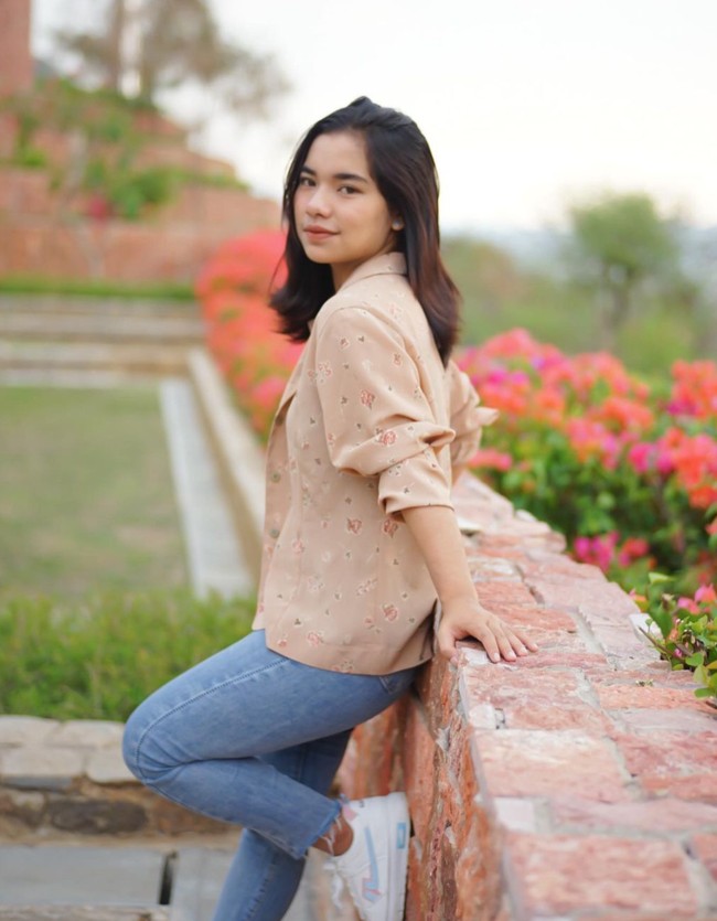 Dari foto-foto yang diunggah terlihaat Chetryn jago berpose di depan kamera. Seperti remaja seumurannya, Chetryn juga memiliki gaya yang cukup stylish. Foto: Instagram/@chetrynnn26