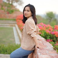 Dari foto-foto yang diunggah terlihaat Chetryn jago berpose di depan kamera. Seperti remaja seumurannya, Chetryn juga memiliki gaya yang cukup stylish. Foto: Instagram/@chetrynnn26