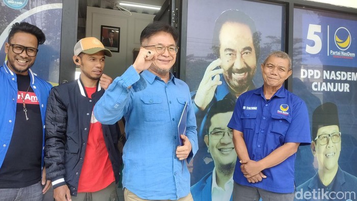 Dany Java Jive saat mendaftar ke Partai Nasdem Cianjur