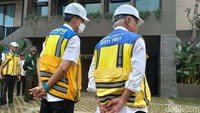 Pada Juni mendatang, ia menjelaskan pasokan air bersih pun sudah masuk ke rumah tersebut. Kualitasnya bisa digunakan untuk air minum. Di sisi lain, Basuki menjelaskan bahwa rumah itu sepenuhnya berbahan lokal. Cuma teknologi canggih yang sepenuhnya di bawa dari luar negeri untuk rumah tersebut.  