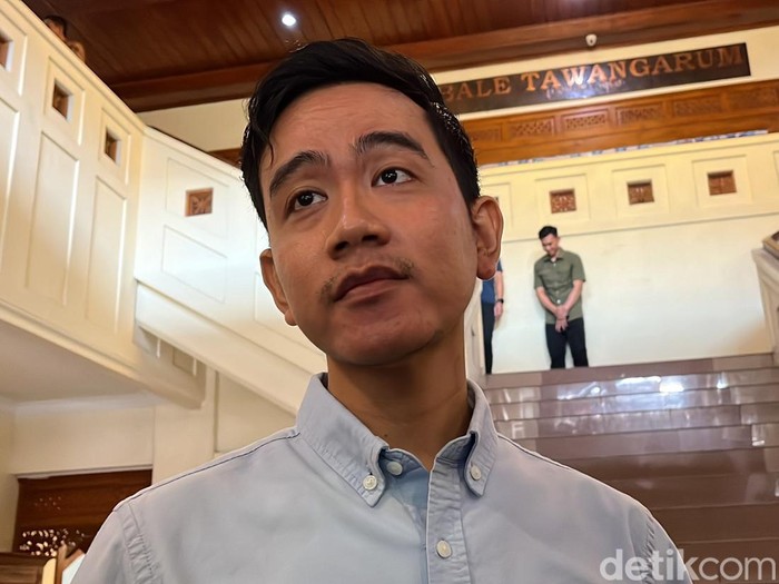 Wakil Presiden terpilih Gibran Rakabuming Raka ditemui di Balai Kota Solo, Selasa (7/5/2024).