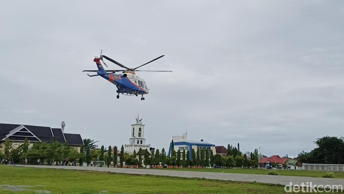 Helikopter TNI dan Polri disiagakan di Lapangan Andi Djemma, Luwu.