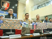 Penampakan Barbuk Uang Rp 32 M Dikasus Penipuan Manipulasi Data Email