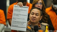 Menurut Himawan, korban merupakan salah satu perusahaan di Singapura. Awalnya kepolisian Singapura mendapatkan laporan yang kemudian diteruskan ke Bareskrim Polri.  