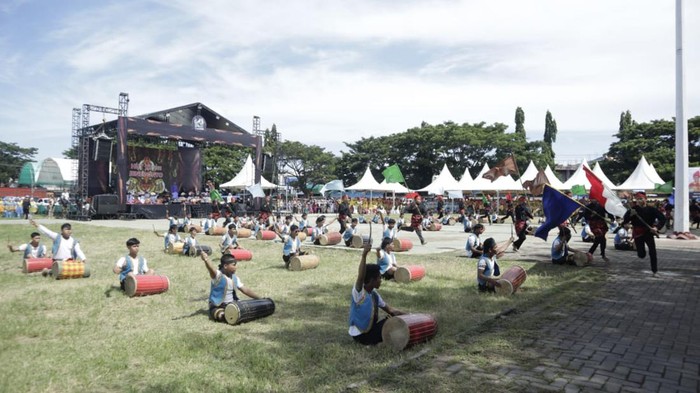 Pemain gendang saat HUT ke-161 Kabupaten Jeneponto, Sulawesi Selatan (Sulsel).