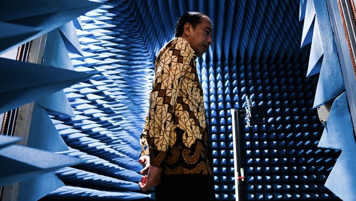 Presiden Joko Widodo (Jokowi) meresmikan Balai Besar Pengujian Perangkat Telekomunikasi (BBPPT)/Indonesia Digital Test House (IDTH) di Tapos, Depok, Jawa Barat, Selasa (7/5/2024).