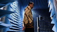 Ketika Jokowi Resmikan Balai Uji Ponsel 5G Terbesar Se-ASEAN di Depok
