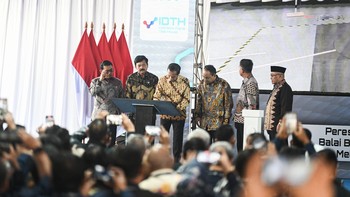 Saya tahu pengujian perangkat memiliki peran yang sangat krusial, seluruh perangkat digital diuji di tempat ini,” kata Jokowi. Foto: Dok. Kominfo