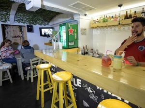 10 Kafe di Dunia Berhasil Berdayakan Penyandang Tunarungu