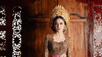 Foto: Kebaya Cantik Mahalini di Prosesi Mepamit, Identitas Sebagai Wanita Bali
